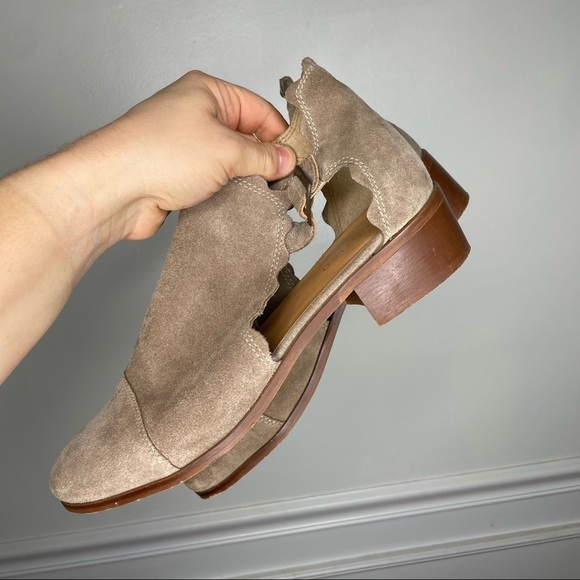 Klub Nico Athroplogie Scalloped Taupe Suede Leather Ankle Cutout Booties 10 - Picture 5 of 10